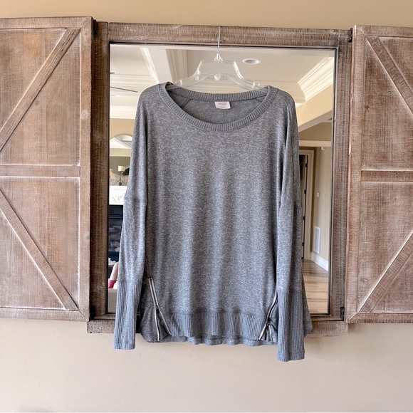 Comfy Long Sleeve Gray Top Crewneck Long Shirt Womens Medium - Picture 4 of 14